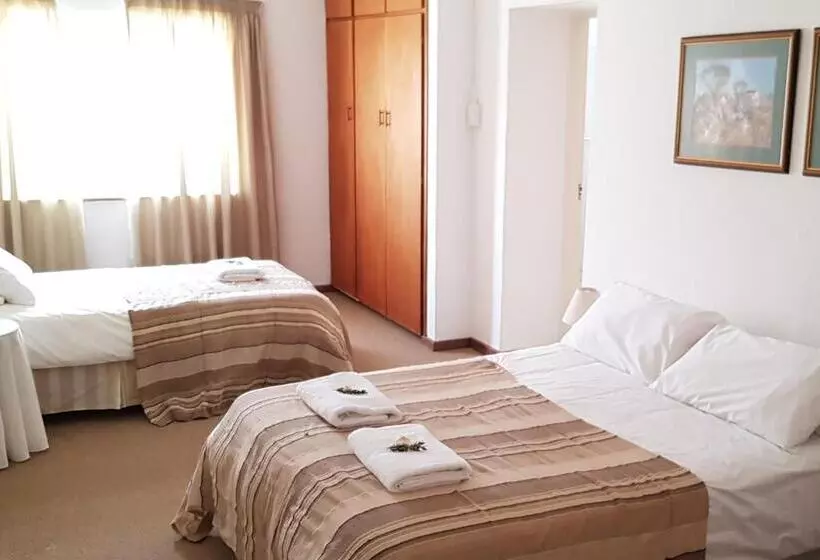 Majatalo Carlton Heights Guesthouse