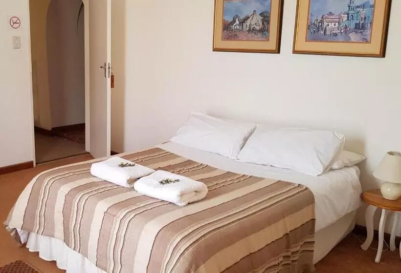 Majatalo Carlton Heights Guesthouse