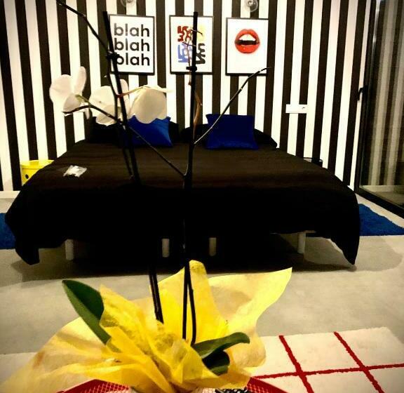 پانسیون Glass Cube