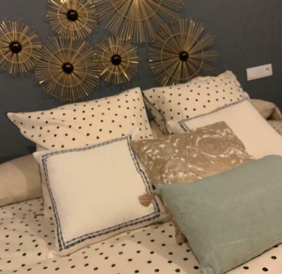 پانسیون Glass Cube