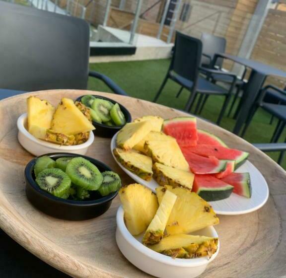 پانسیون Glass Cube