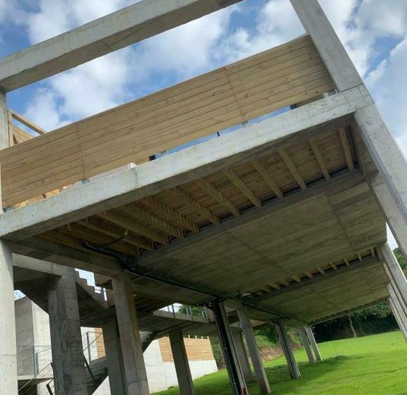 پانسیون Glass Cube