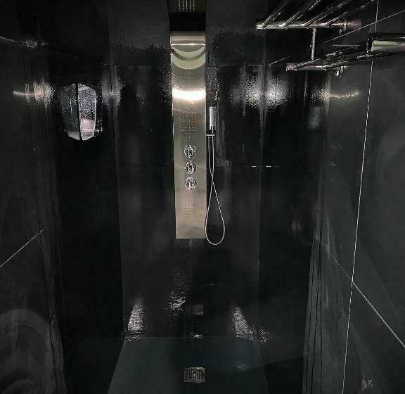 پانسیون Glass Cube