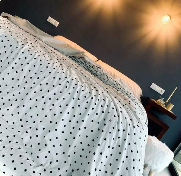 پانسیون Glass Cube