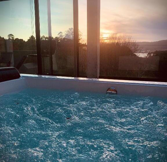 پانسیون Glass Cube