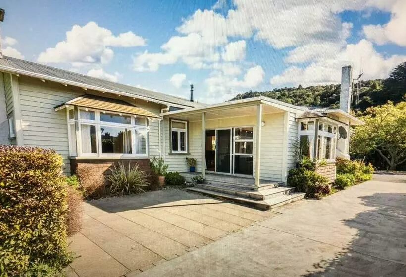 School Lane B&b Wr