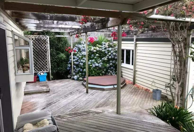 School Lane B&b Wr