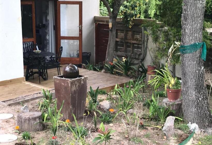 تختخواب و صبحانه Cul De Sac Accommodation