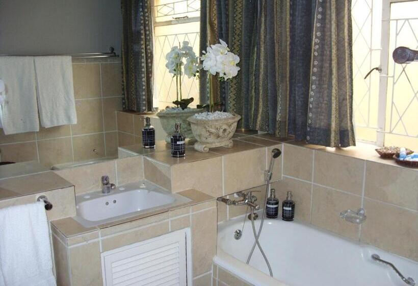 Bed and Breakfast Little Umhlanga. Sunflower Suite