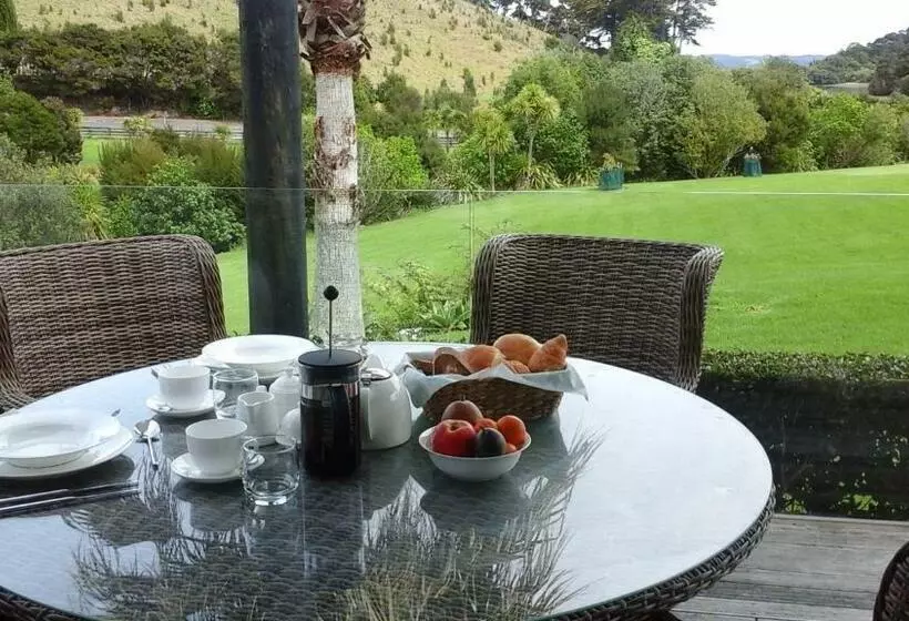 Aamiaismajoitus (B&B) Pukeko Nest