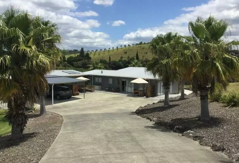 Aamiaismajoitus (B&B) Pukeko Nest