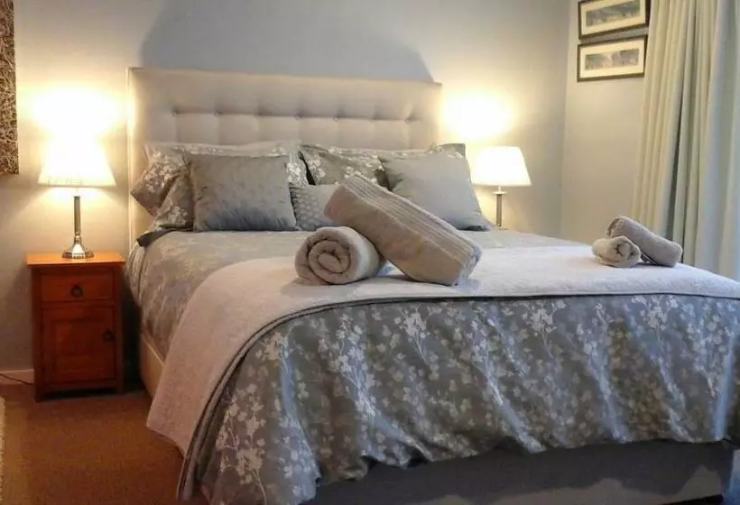 Aamiaismajoitus (B&B) Pukeko Nest