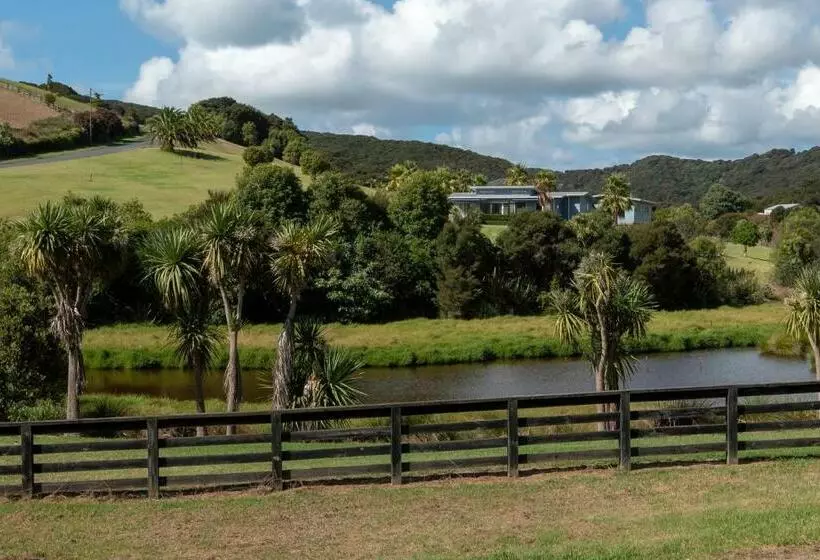 Aamiaismajoitus (B&B) Pukeko Nest