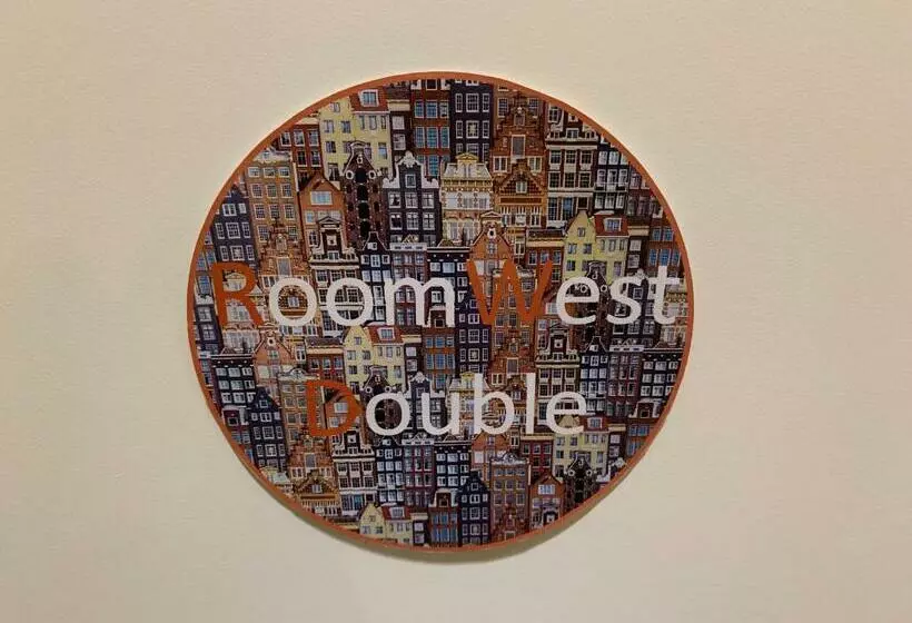 تختخواب و صبحانه Roomwest