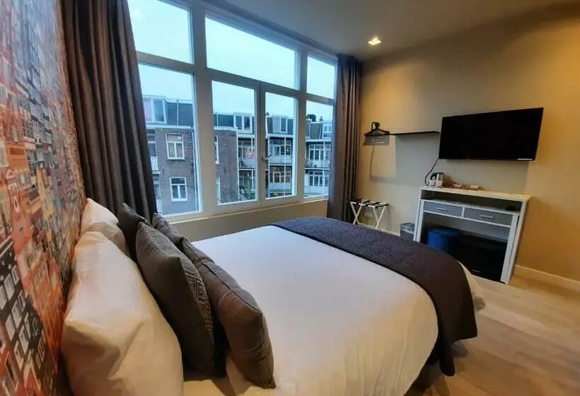 تختخواب و صبحانه Roomwest