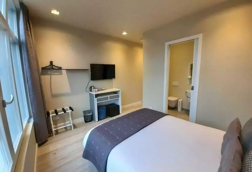 تختخواب و صبحانه Roomwest