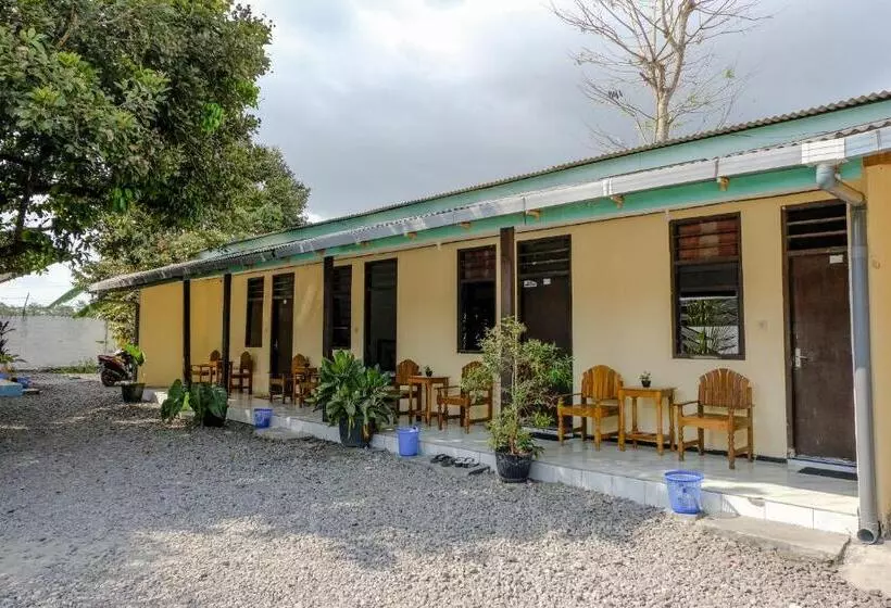 Hotel Spot On 1847  Maya