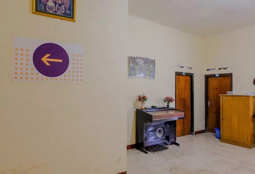 Hotel Spot On 1847  Maya