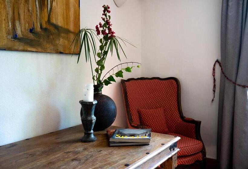 پانسیون A Natural Retreat