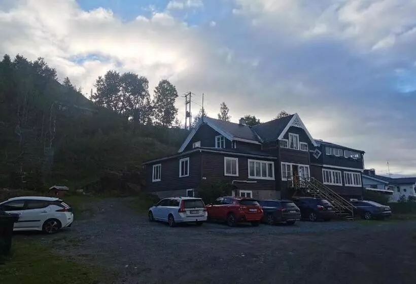 ペンション Eikre Fjellgård