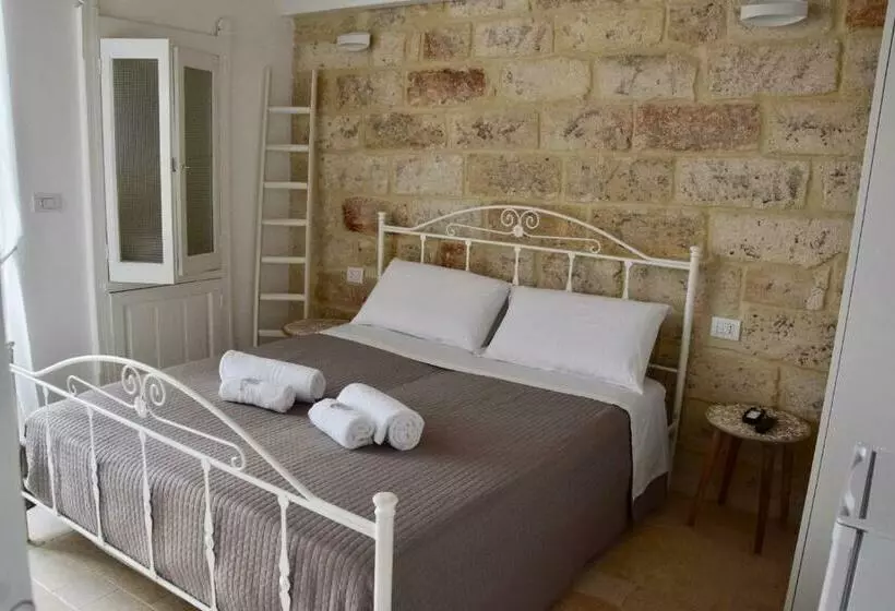 پانسیون Locus Amoenus