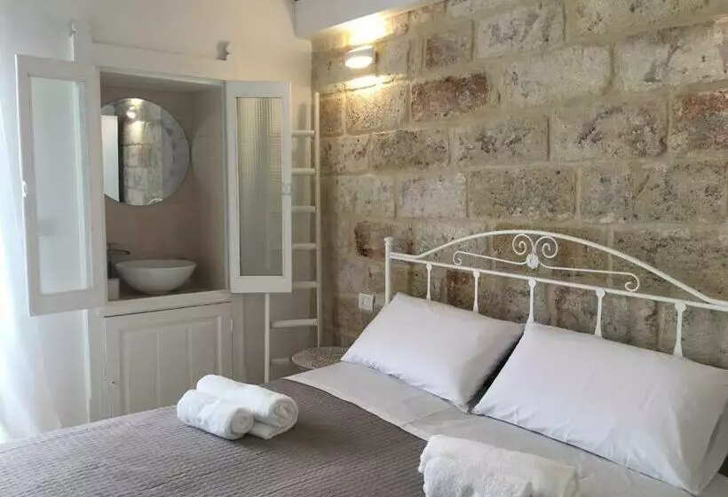 پانسیون Locus Amoenus