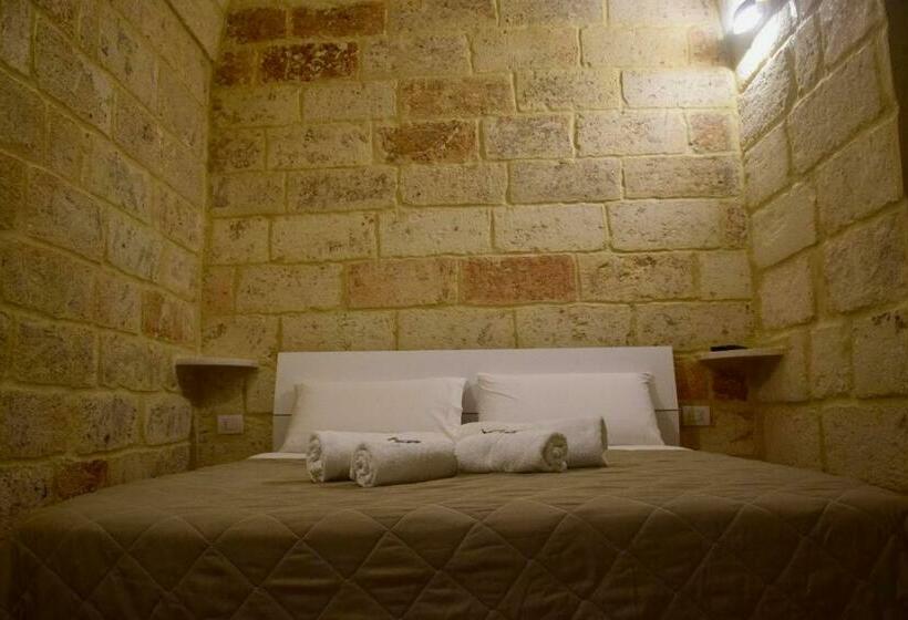 پانسیون Locus Amoenus