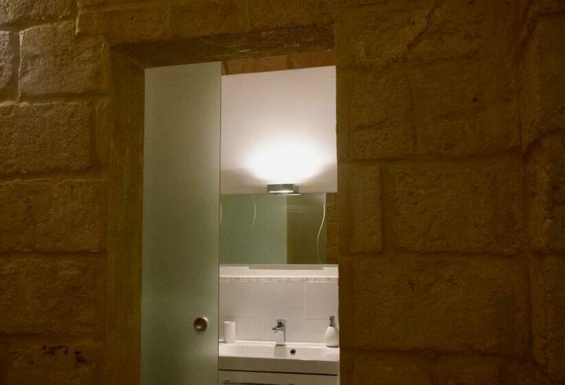 پانسیون Locus Amoenus