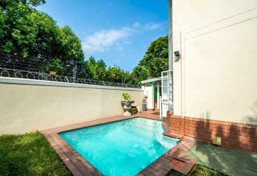 פנסיון Mount Edgecombe Guest House