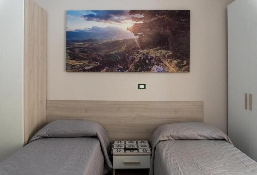 ベッドアンドブレックファースト Affittacamere Al Corso