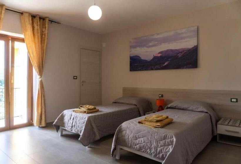 ベッドアンドブレックファースト Affittacamere Al Corso