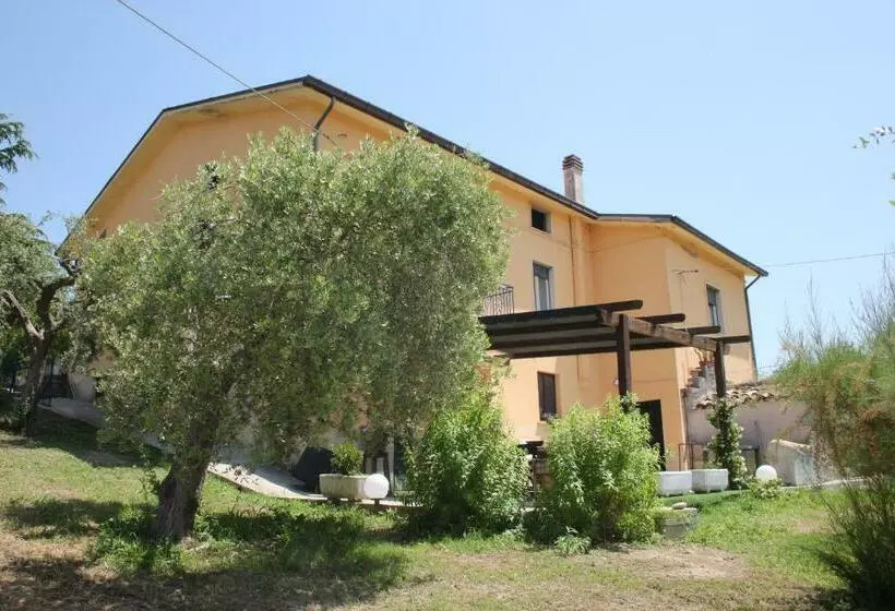 تختخواب و صبحانه La Casa Delle Storie