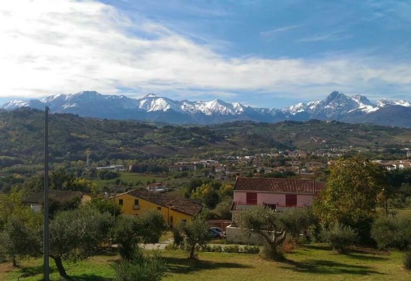 تختخواب و صبحانه La Casa Delle Storie