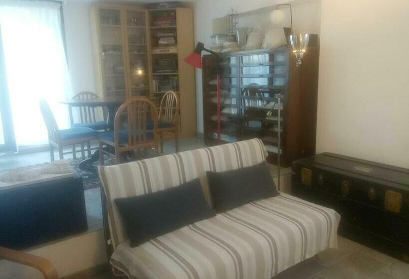 تختخواب و صبحانه La Casa Delle Storie