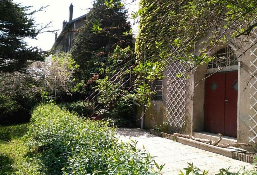 مبيت وإفطار Villa Giselle