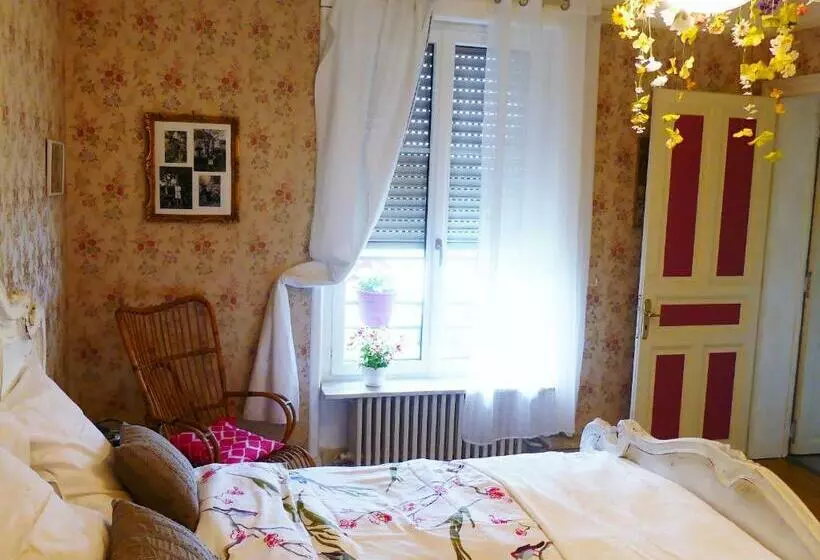 Aamiaismajoitus (B&B) Villa Giselle