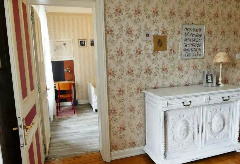 Aamiaismajoitus (B&B) Villa Giselle