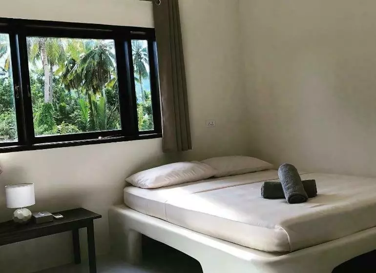 هتل Parrots Boutique Resort