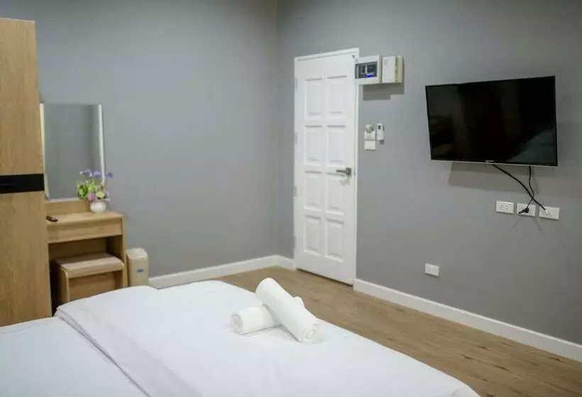 هتل The New Residence Buriram