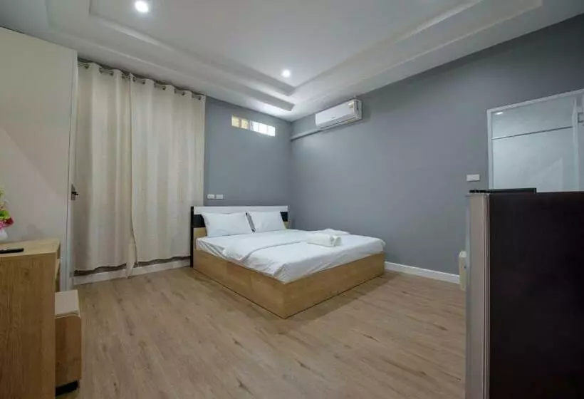 هتل The New Residence Buriram