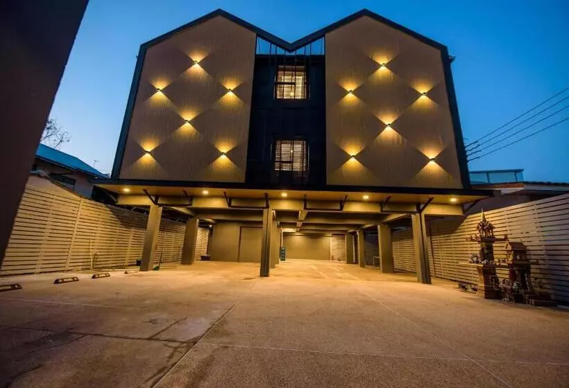 هتل The New Residence Buriram