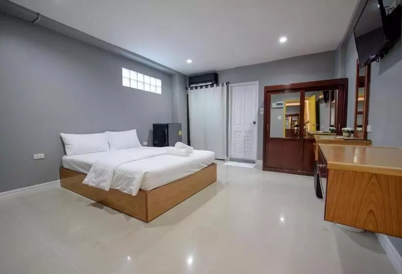 هتل The New Residence Buriram