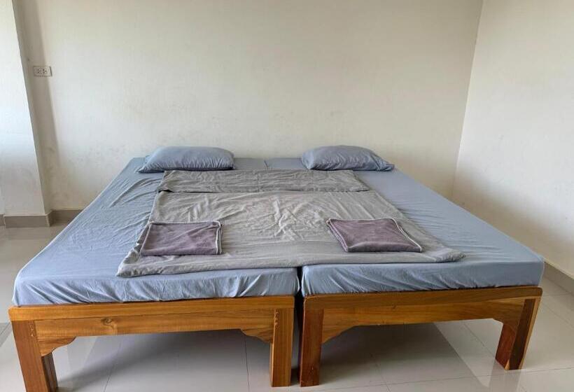 پانسیون Boom Inn