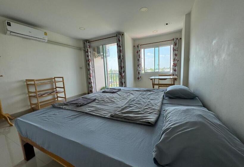 پانسیون Boom Inn