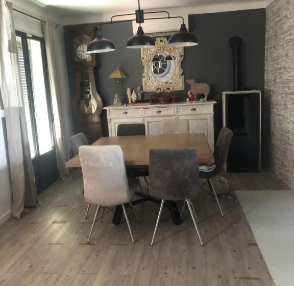 تختخواب و صبحانه Centre D énergies