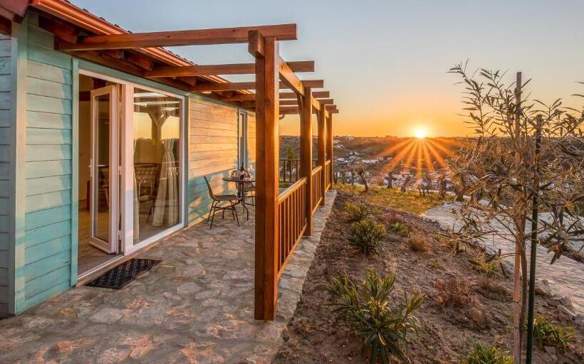 تختخواب و صبحانه The Olive Hill Guesthouse