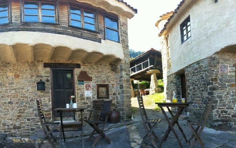 Отель Las Casas De Isu