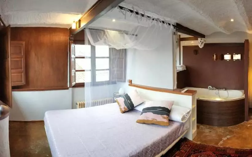 Hotelli Las Casas De Isu