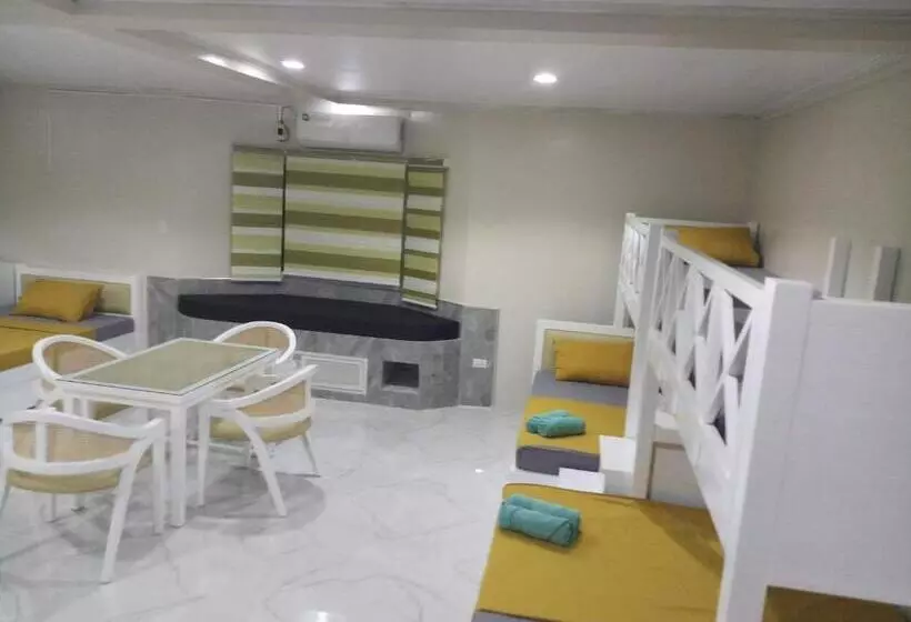 Hotelli Michaels Homestay   Farm Villa Nr Patar Beach & Bolinao Falls