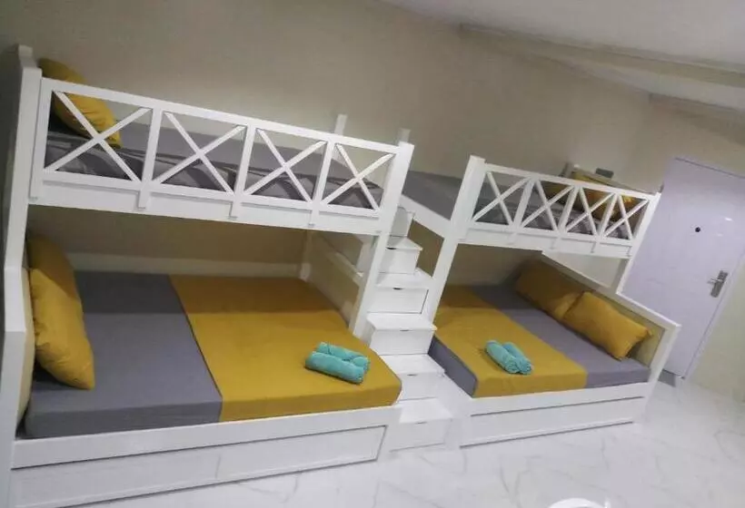 Hotelli Michaels Homestay   Farm Villa Nr Patar Beach & Bolinao Falls